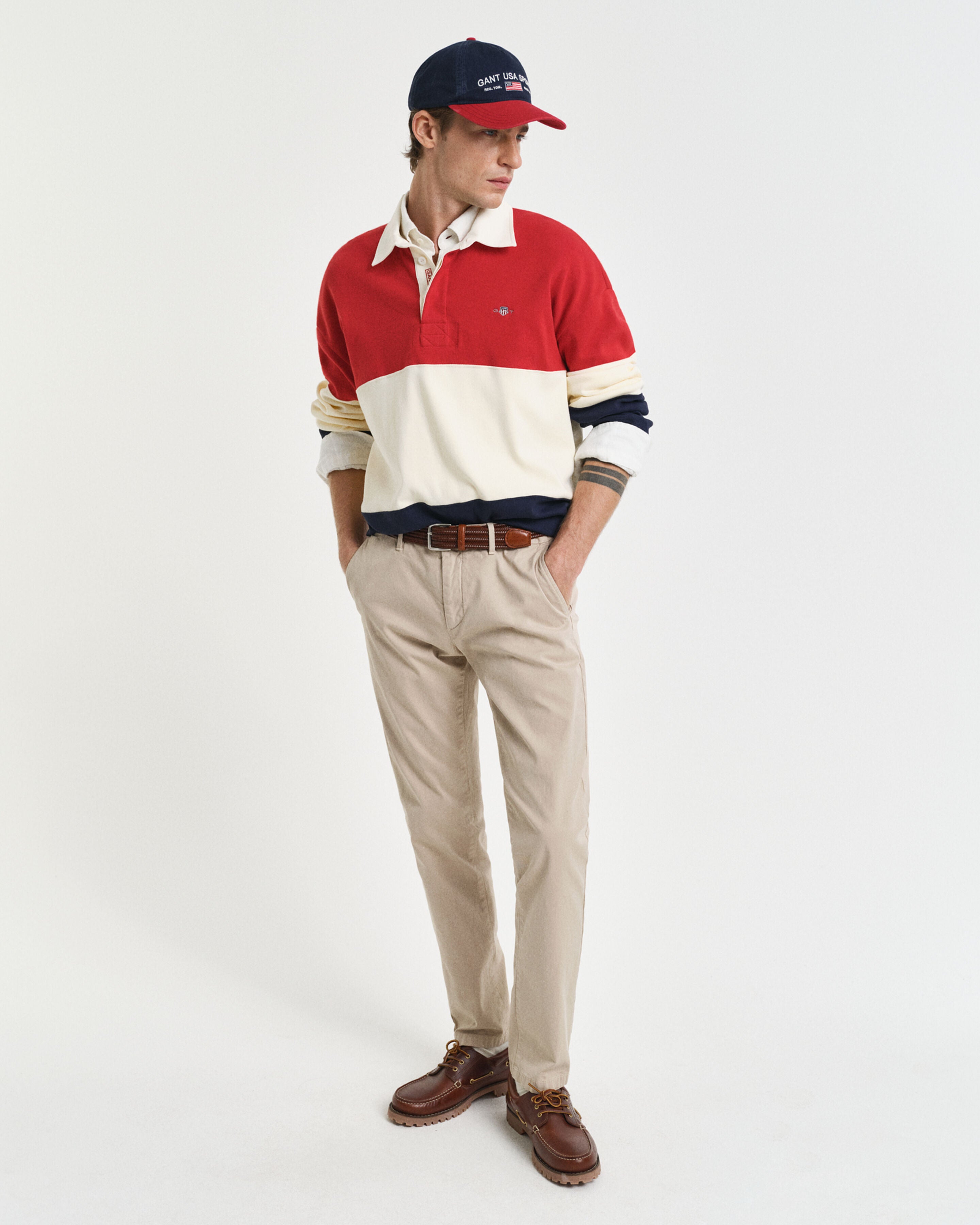 GANT - Slim Fit Sun-Faded Chinos in Dry Sand 1505353 277