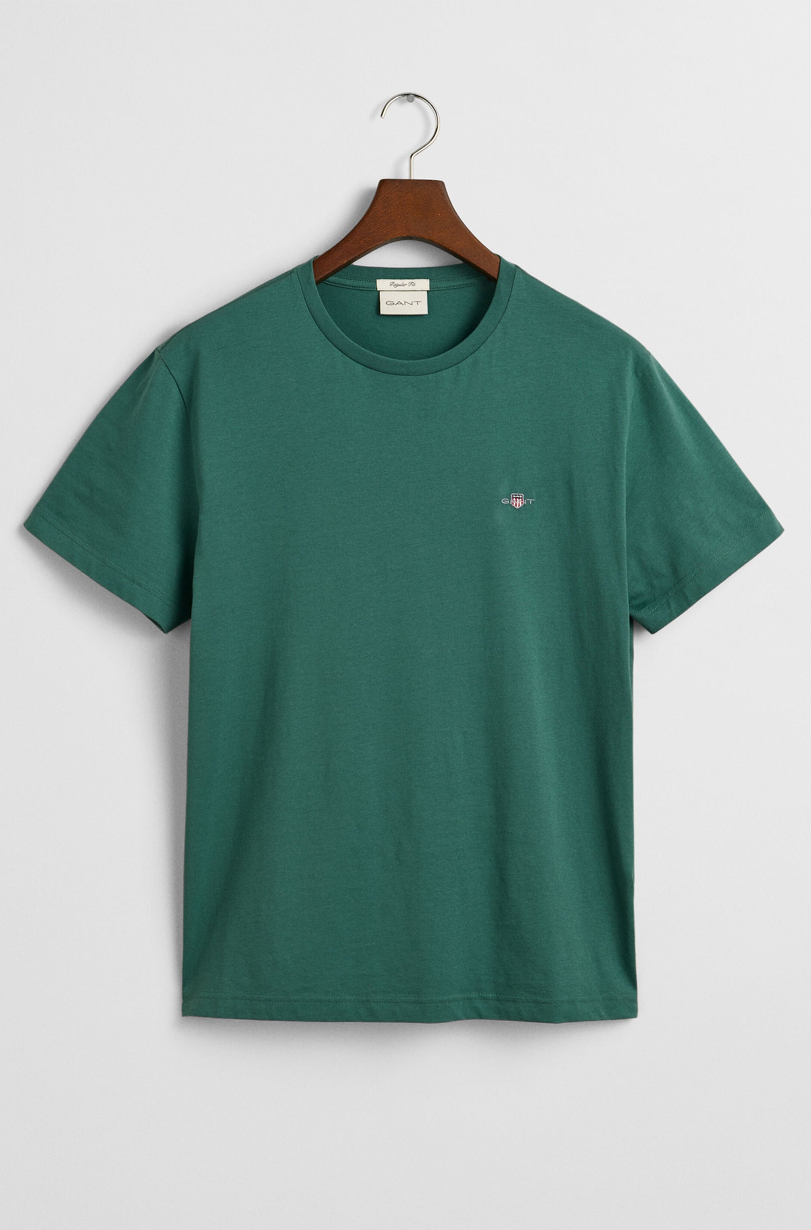 GANT - Regular Fit Shield T-Shirt In Woody Green 2003184 318