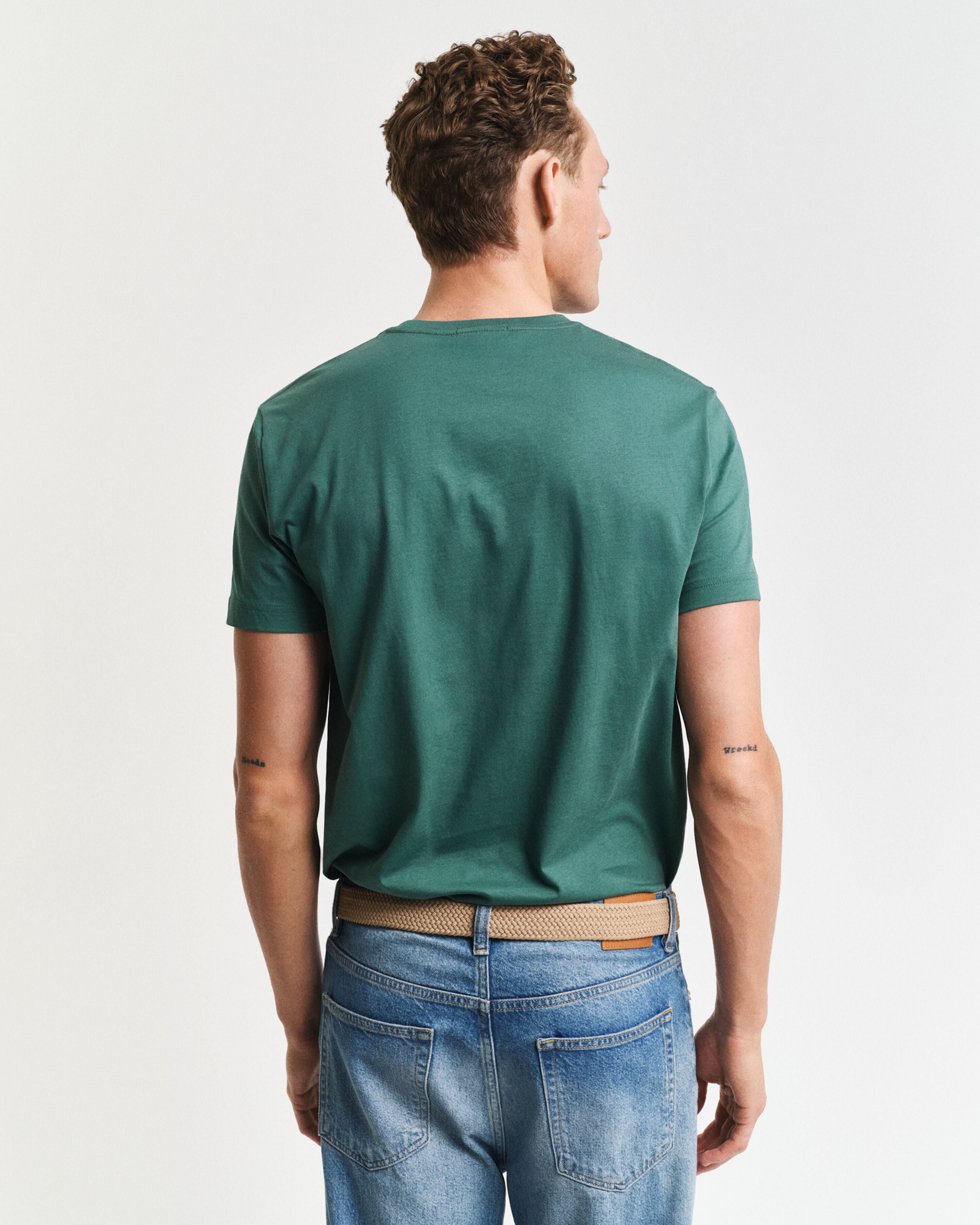 GANT - Regular Fit Shield T-Shirt In Woody Green 2003184 318