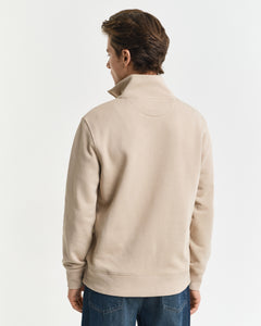 GANT - Regular Fit Shield Half-Zip Sweatshirt in Dry Sand 2008005 277