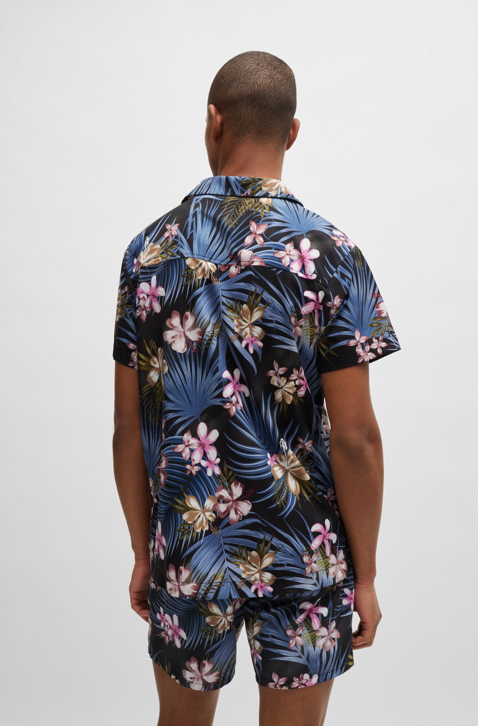 BOSS - BEACH SHIRT in tropical Seasonal Print 50508958 415