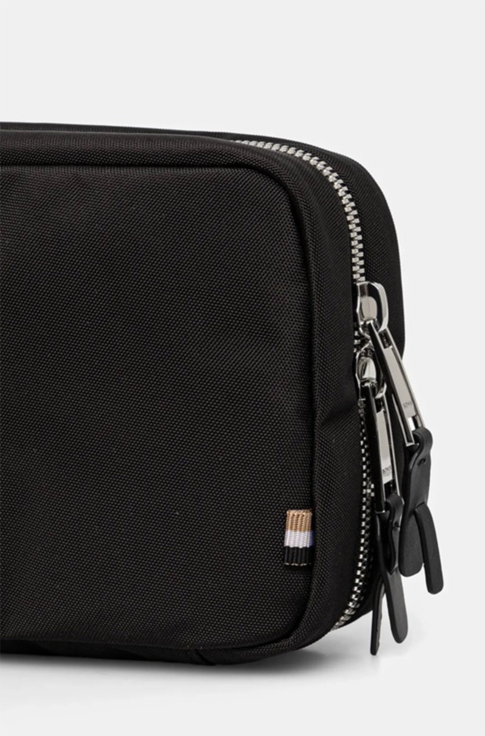 BOSS - HIGHWAY Washbag in Black 50541571 001