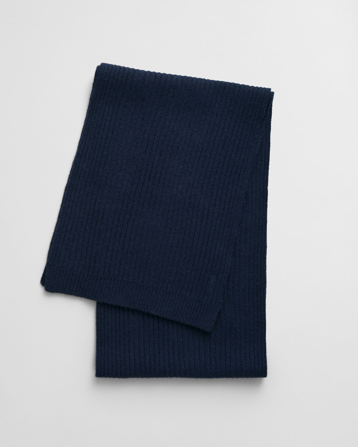 GANT - Knitted Fine Wool Scarf in Evening Blue 9920231 433