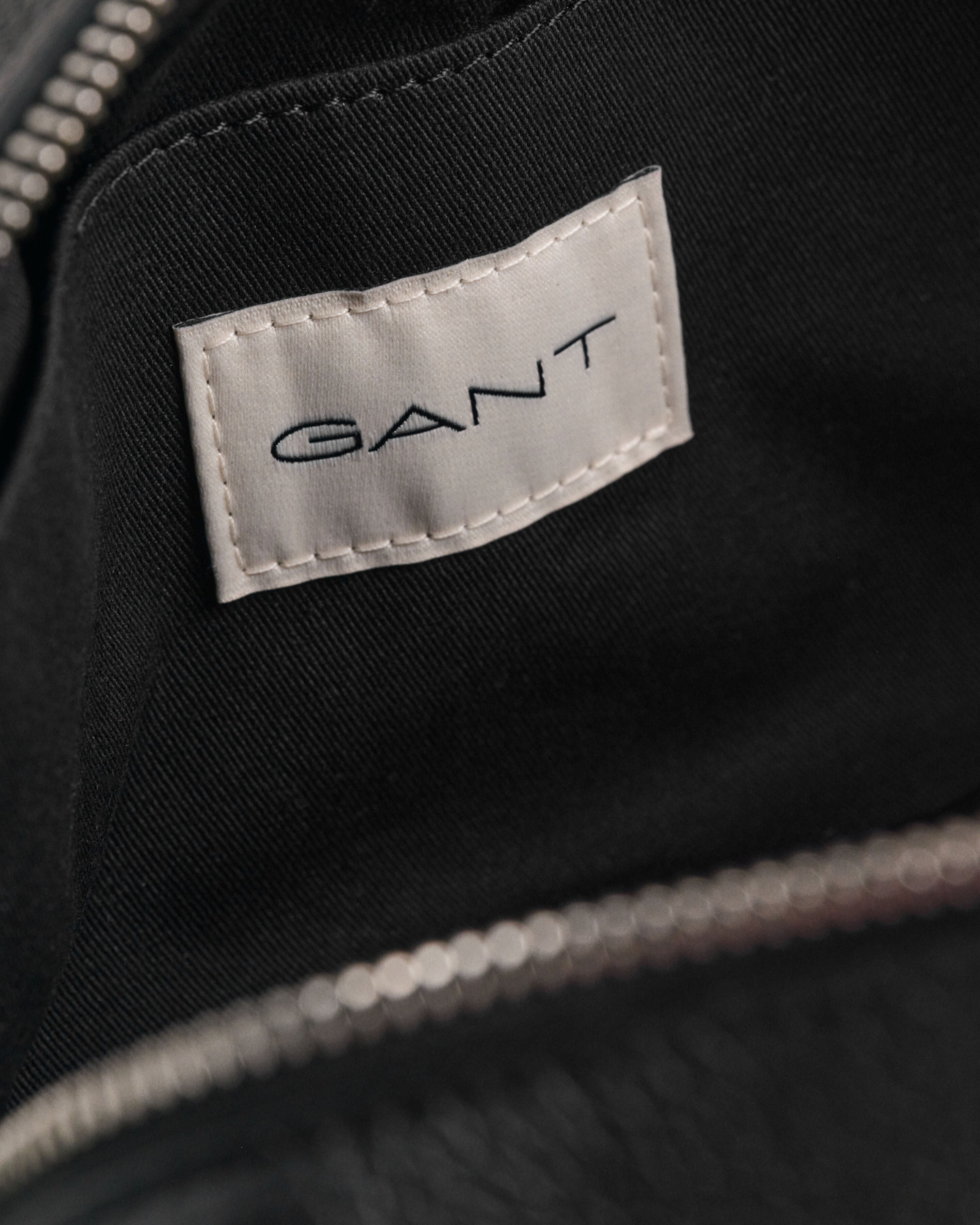 GANT - Black Leather Toiletry Bag 9970092 005