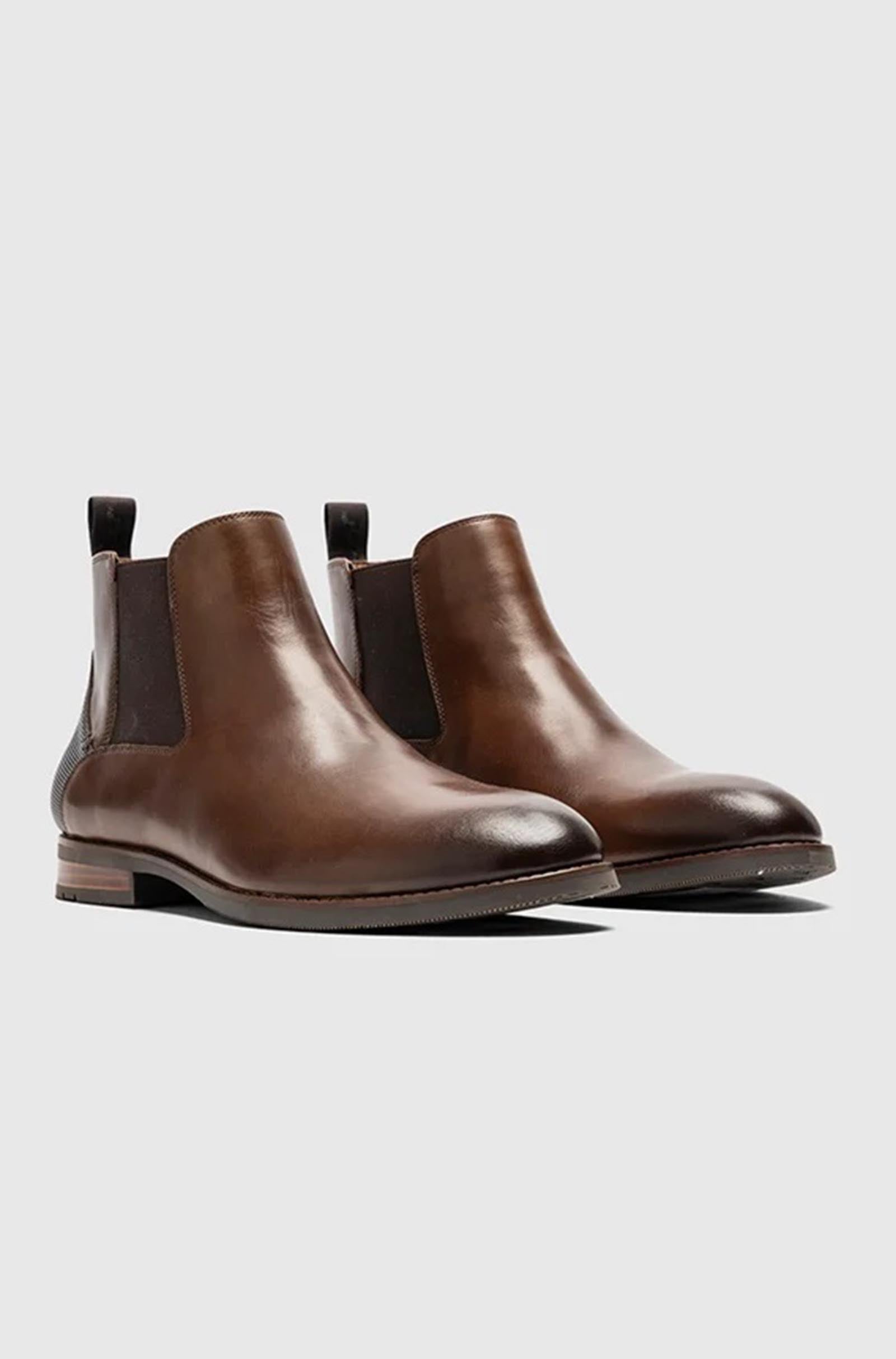 RODD & GUNN - LYTTLETON Teak Brown Leather Chelsea Boot 009032-02