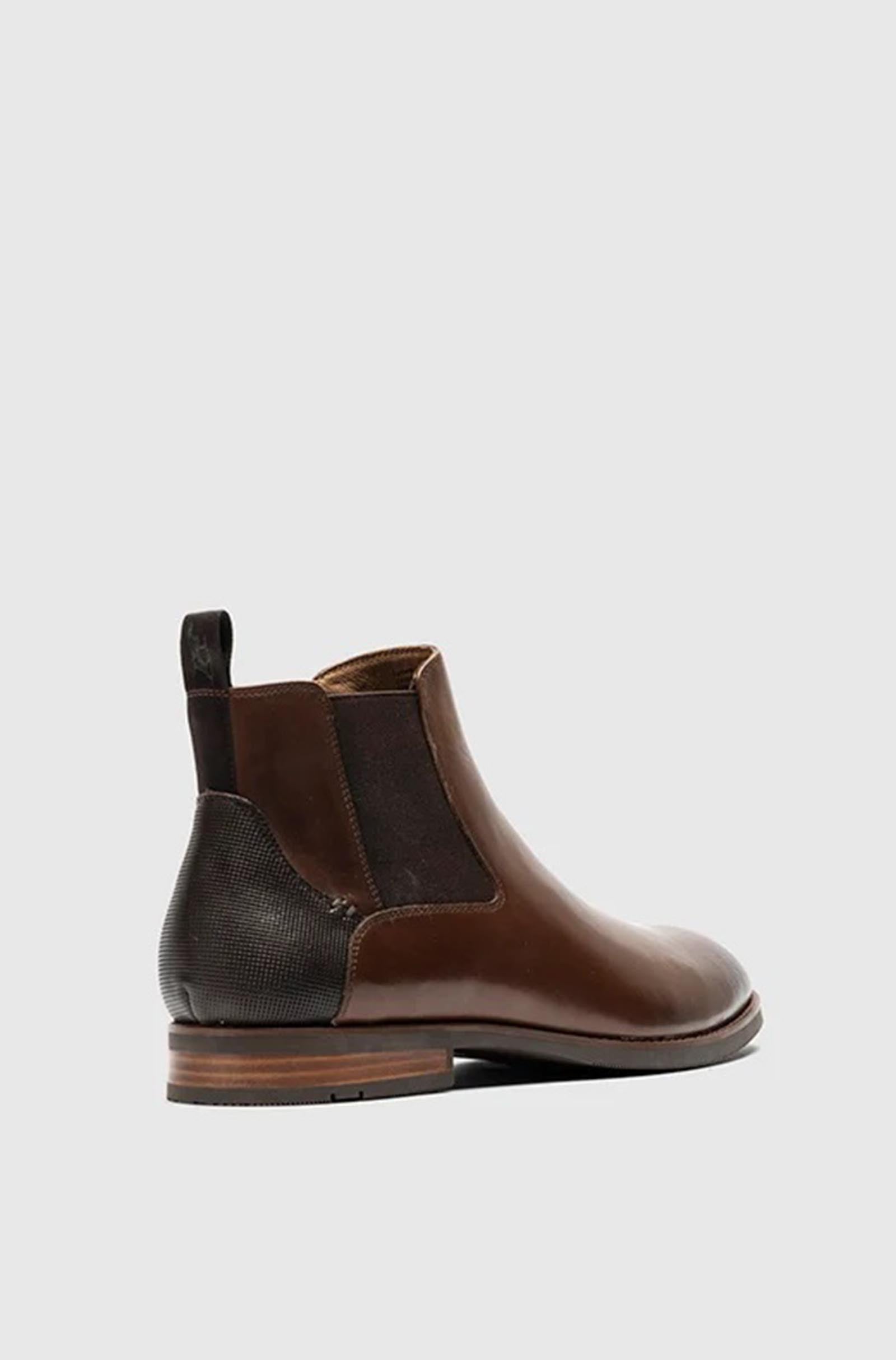 RODD & GUNN - LYTTLETON Teak Brown Leather Chelsea Boot 009032-02